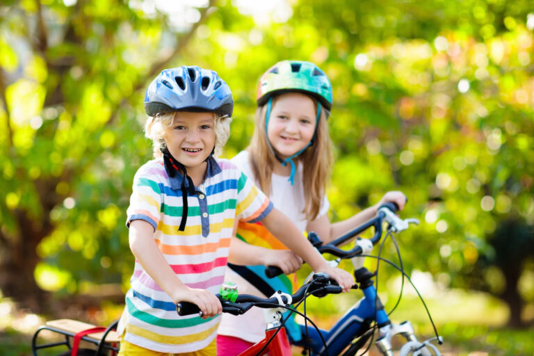 nauka jazdy na rowerze, pierwszy rower, kiedy dziecko powinno jeździć na rowerze